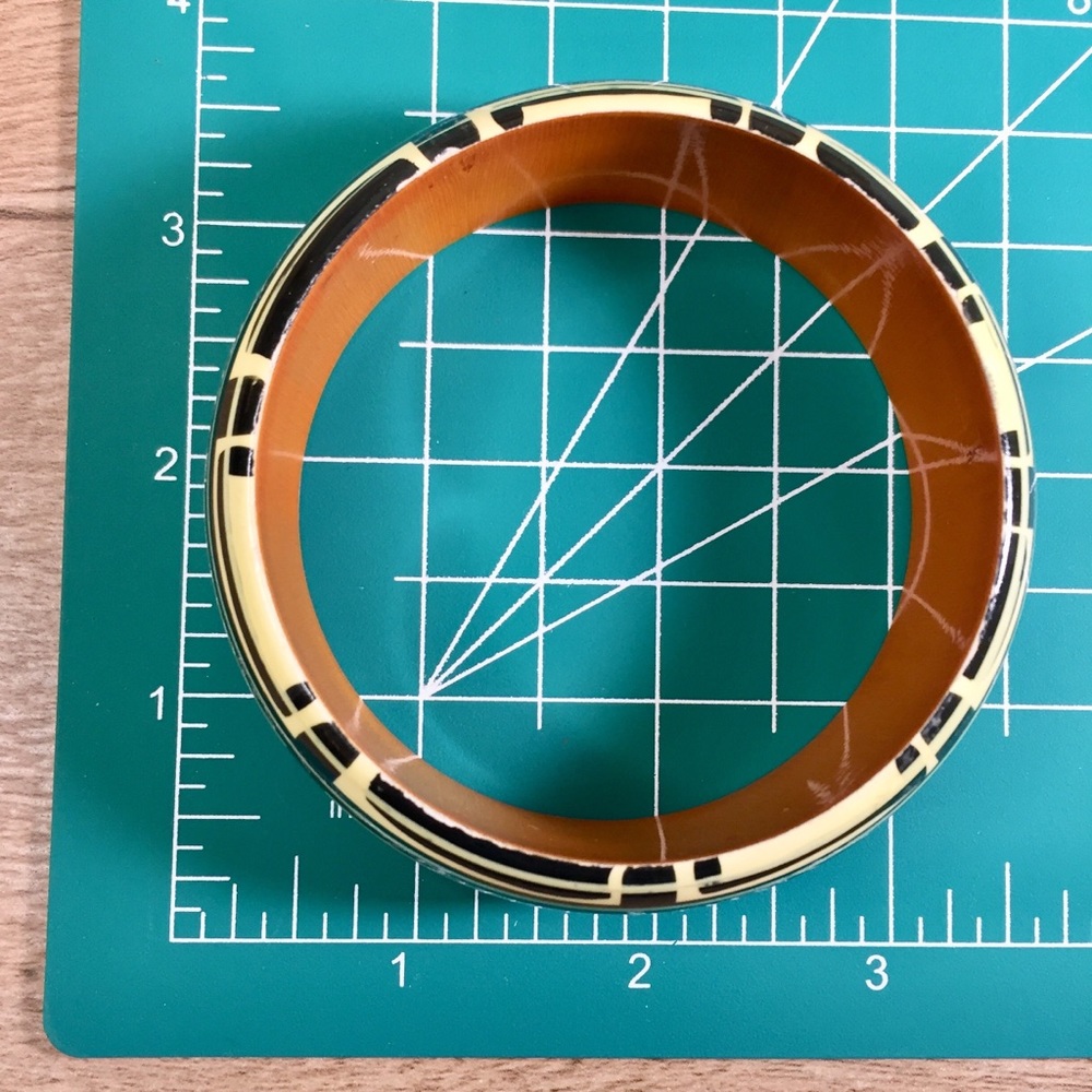 Vintage Mod Design Bangle Bracelet - Picture 9 of 9